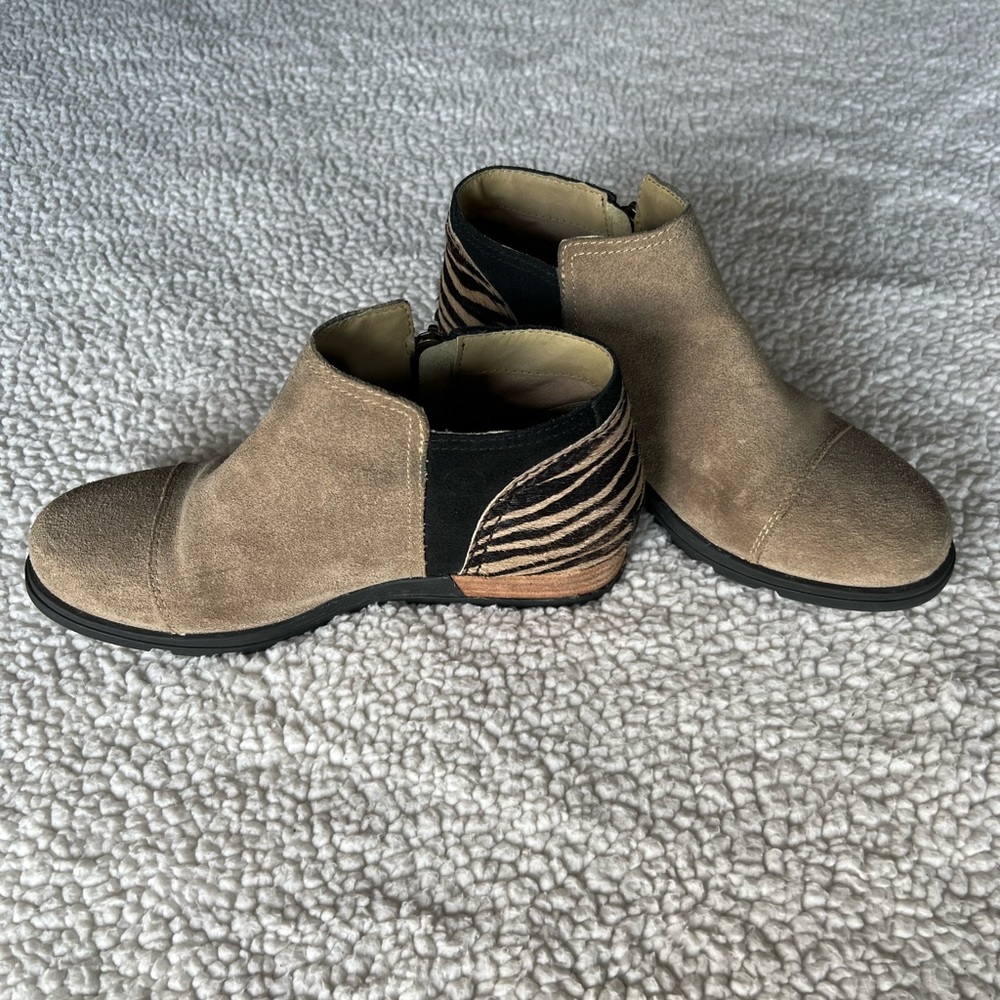 Sorel Booties Suede Zebra Size 8 - image 5